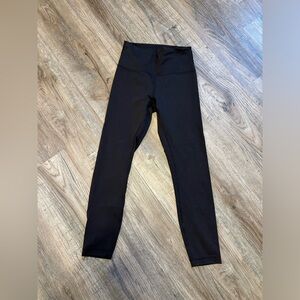 LULULEMON SIZE 6 WUNDER TRAIN LEGGINGS. MINIMALLY WORN